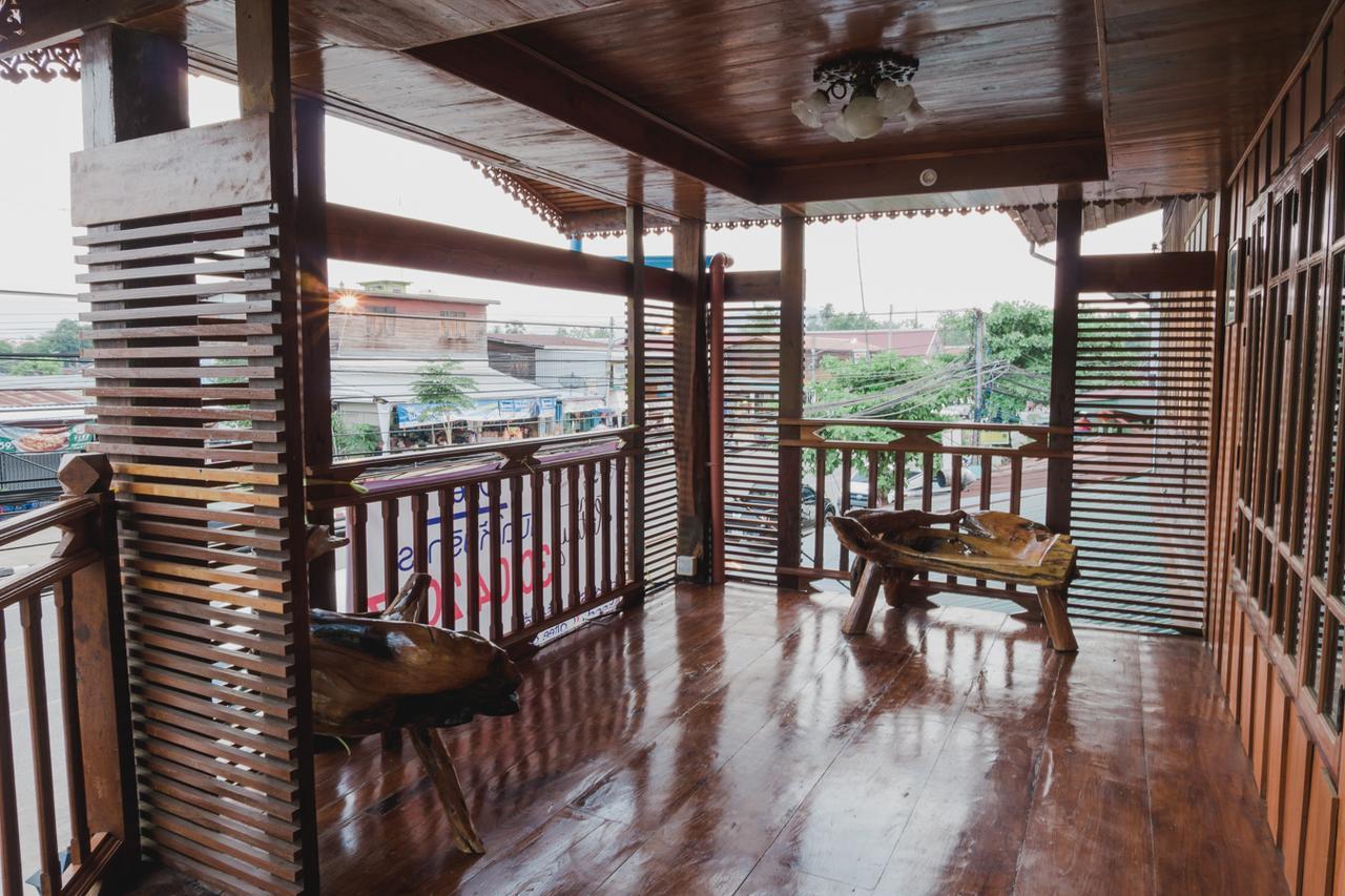 The History Cafe' & Guesthouse Sukhothai Ngoại thất bức ảnh